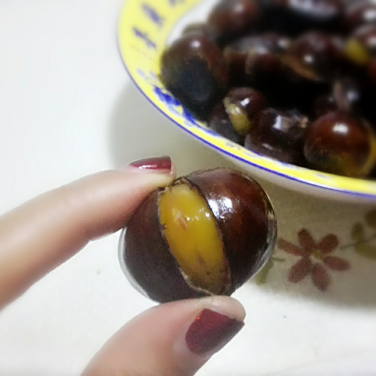 慵懒美丽的栗子