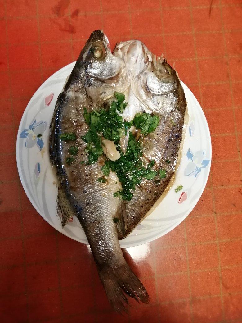 简单又好吃的清蒸海鲈鱼