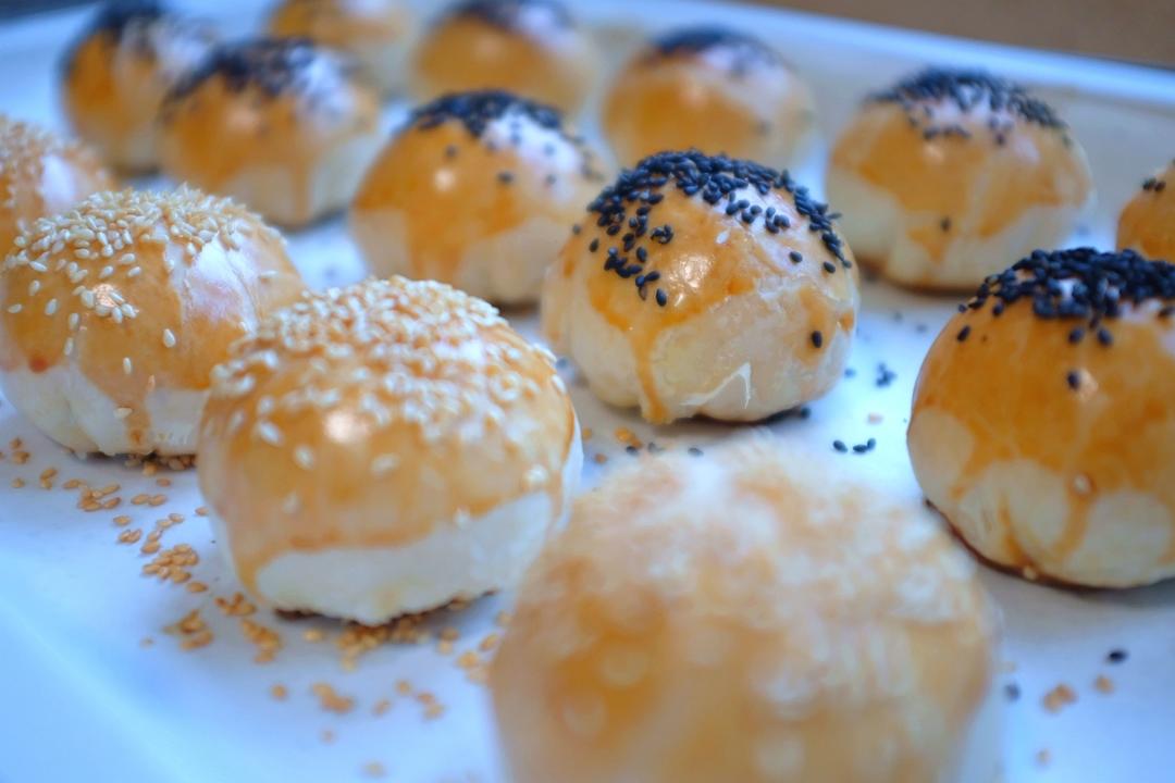 超简单 免揉 酥掉渣的蛋黄酥(超详细附全程视频)不破酥『万能酥皮』