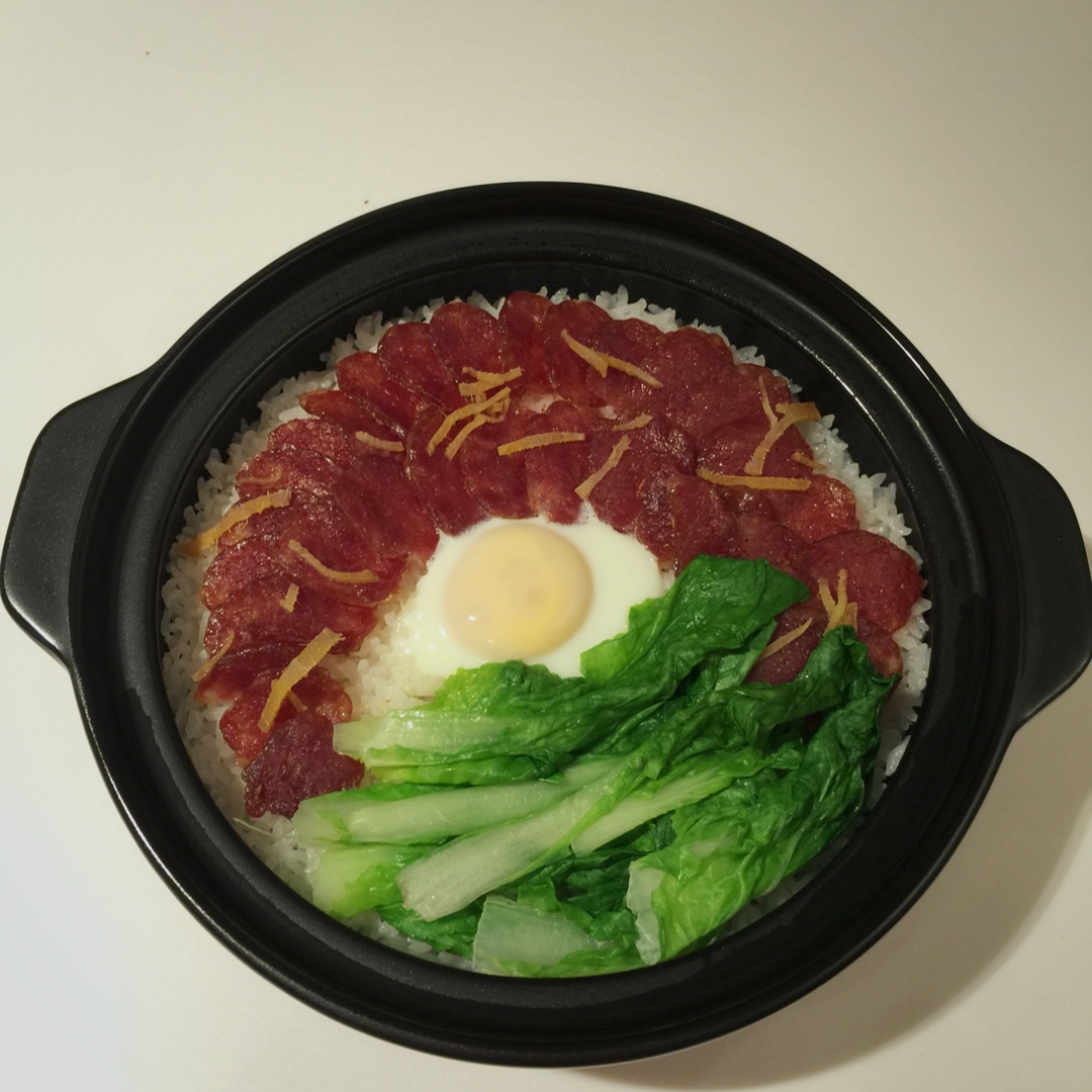 广式腊味煲仔饭