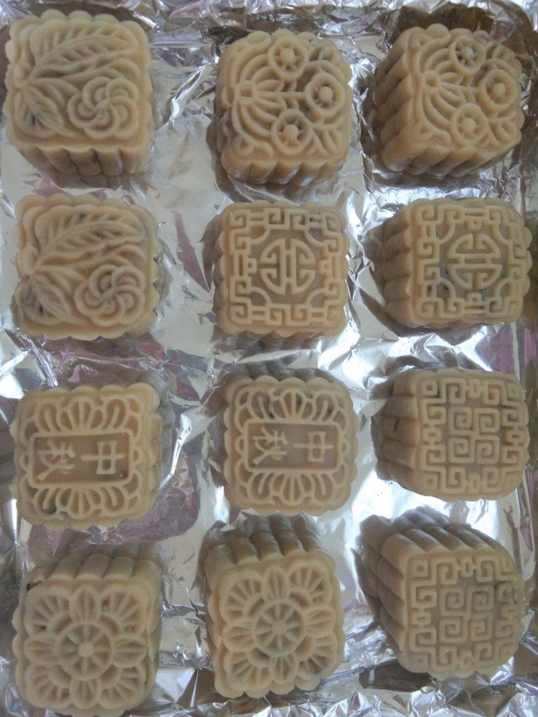 黑芝麻馅混合坚果月饼
