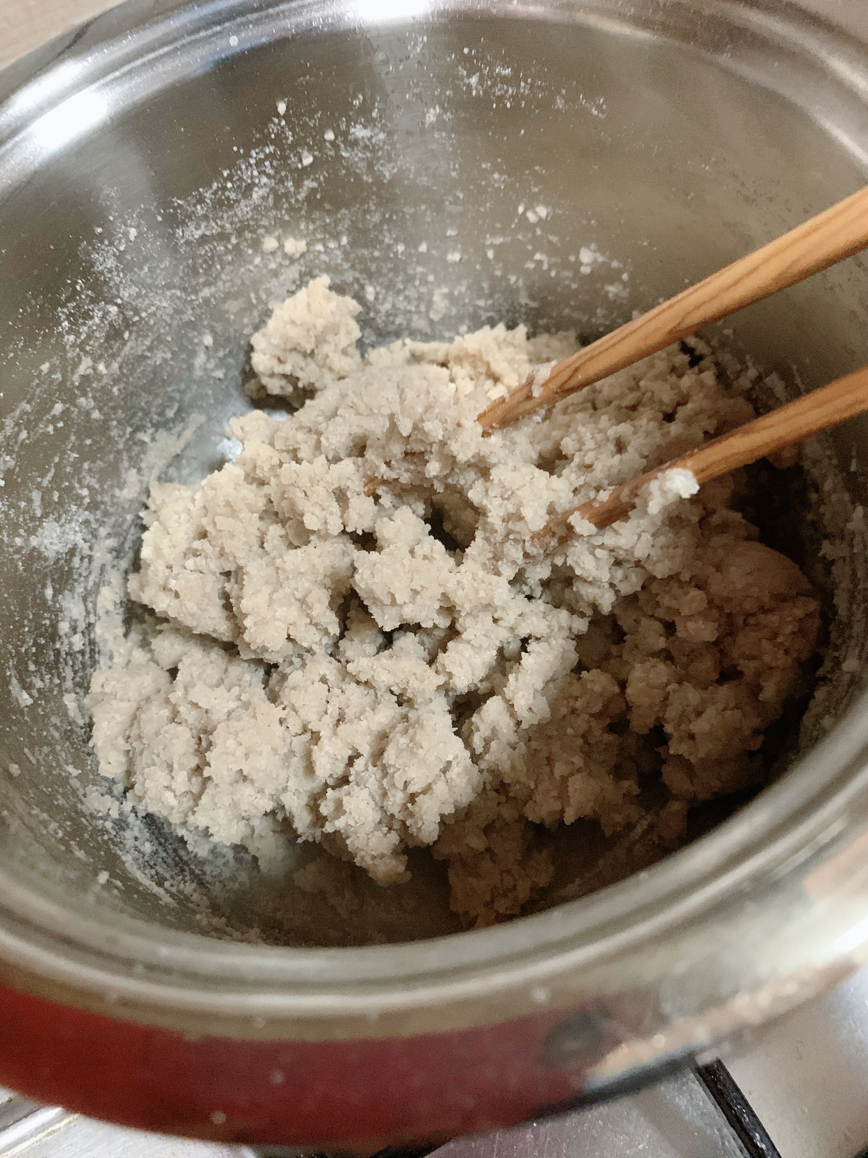 无麸质饺子皮-纯荞麦粉饺子皮的做法 步骤2