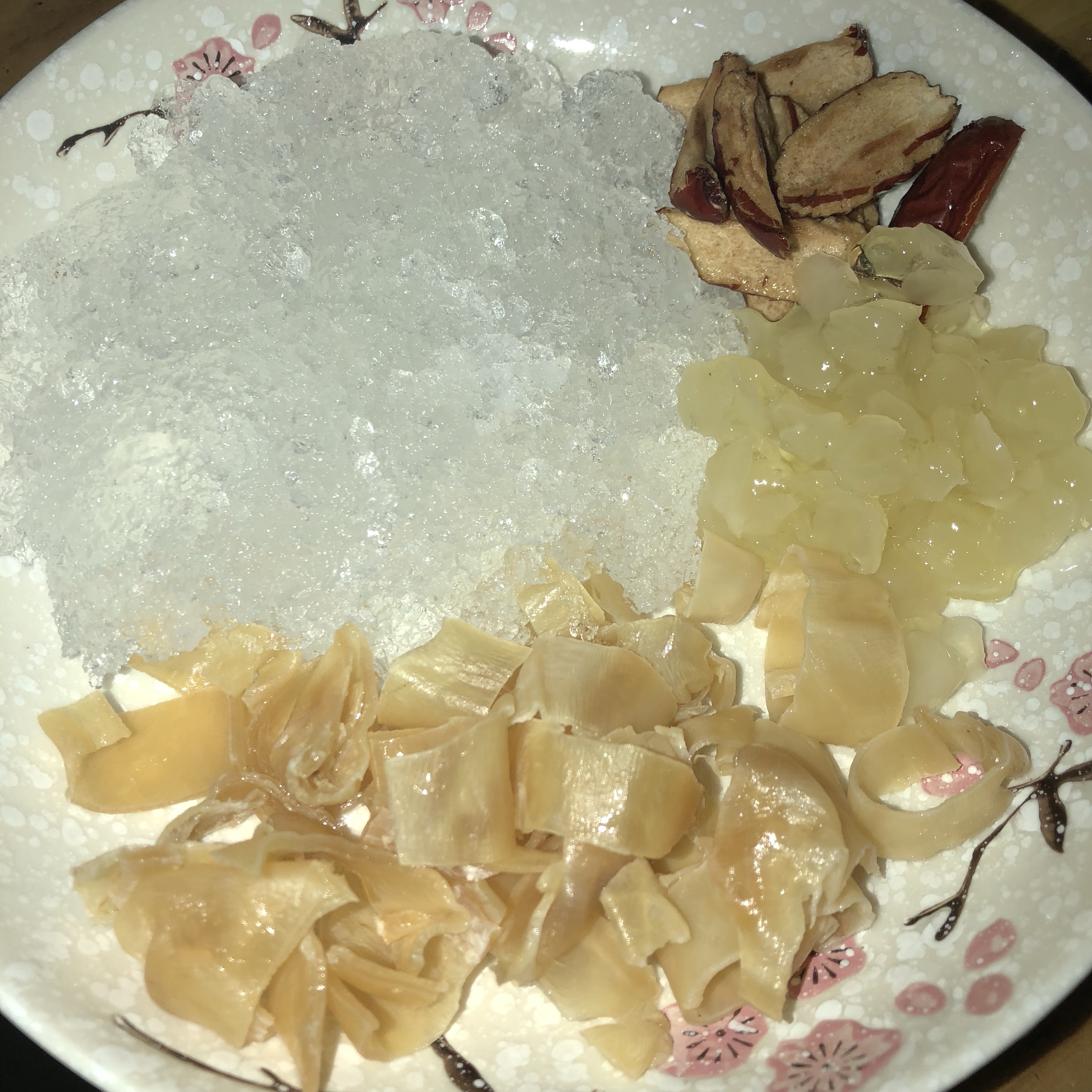花胶雪燕皂角米炖奶的做法 步骤4