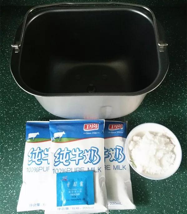 纯奶手撕吐司的做法 步骤1