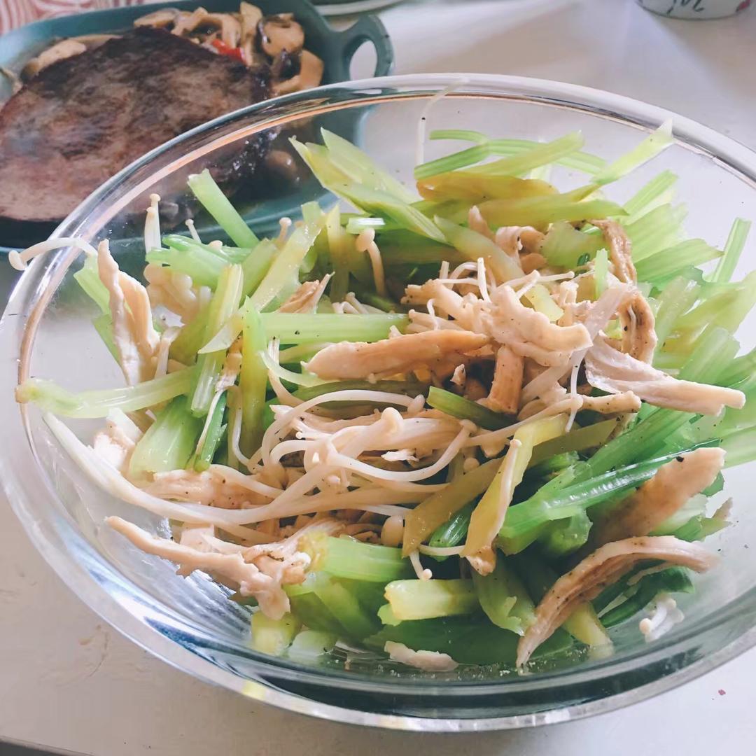 香芹凉拌手撕鸡胸肉 低卡减肥方便快捷~