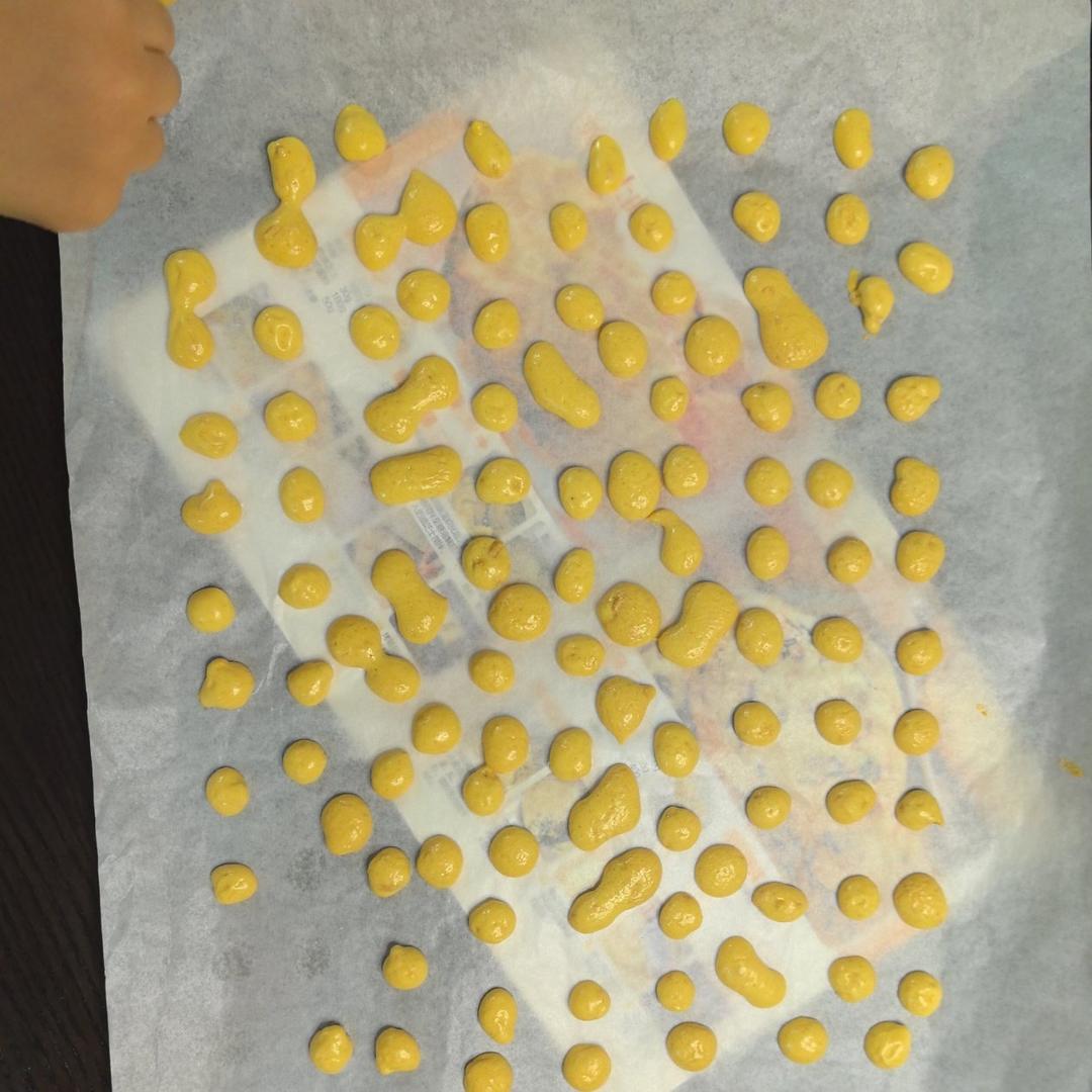 入口即化的无添加蛋黄溶豆