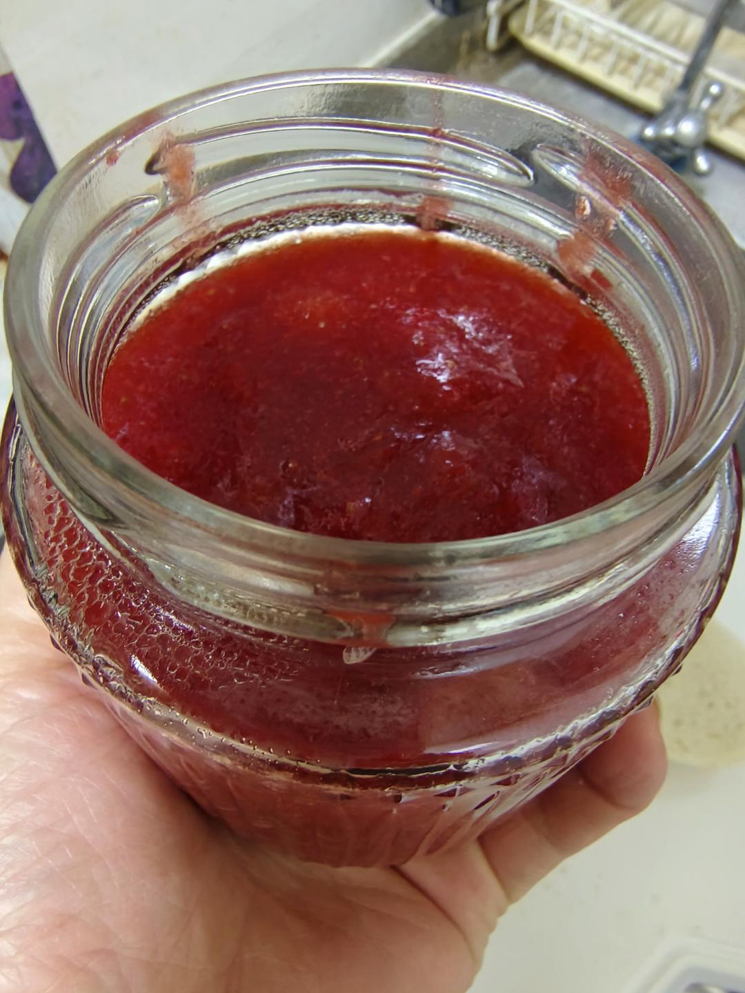 自制草莓酱（孩子爱吃的不得了）