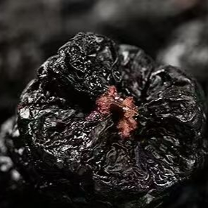 花青素含量是蓝莓3倍，可惜会吃的人太少！鲜吃爆汁，干嚼如蜜～