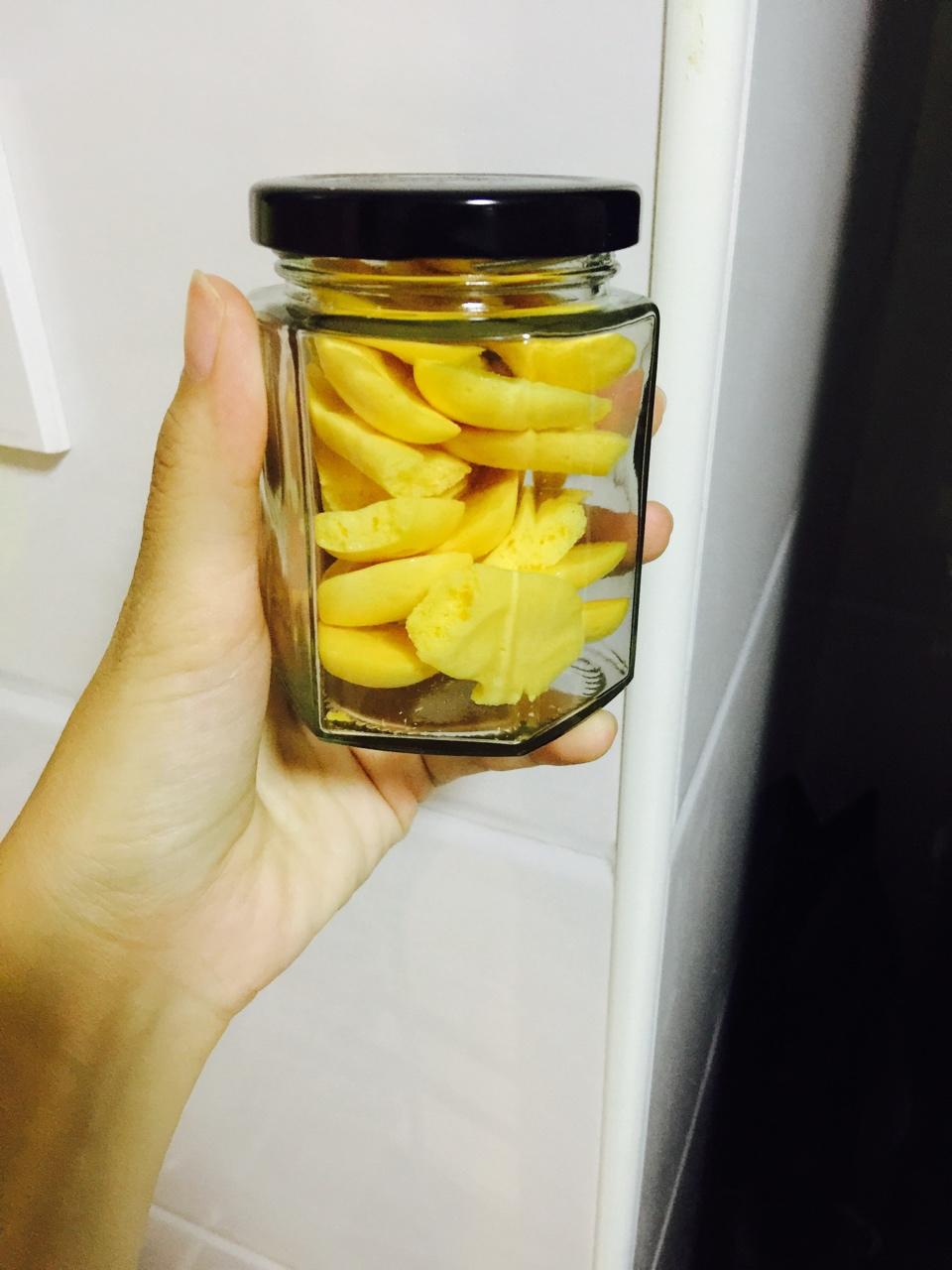 入口即化的无添加蛋黄溶豆