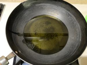茶油炒土鸡的做法 步骤1