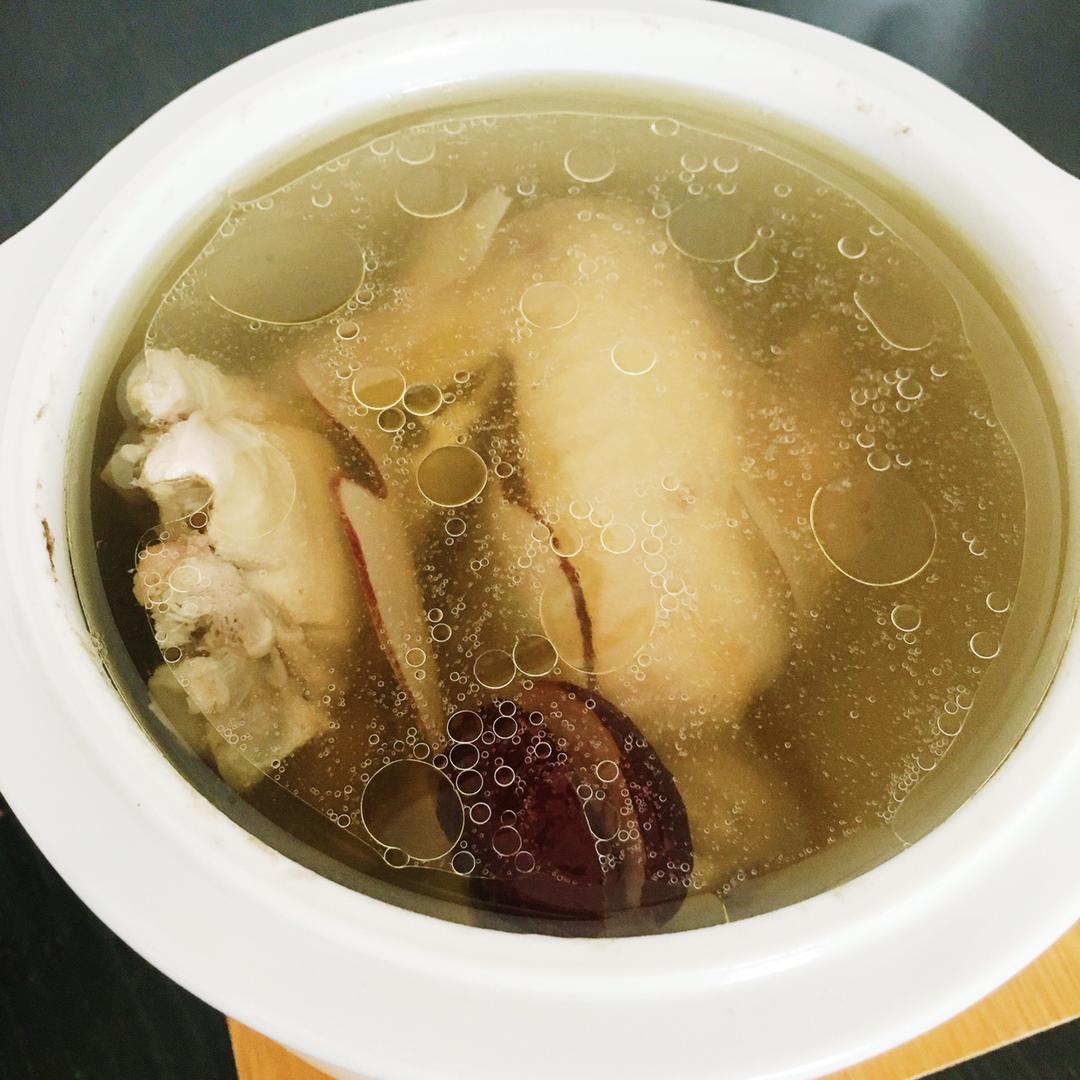 滋补花旗参炖鸡汤