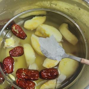 苹果百合小米粥的做法 步骤4