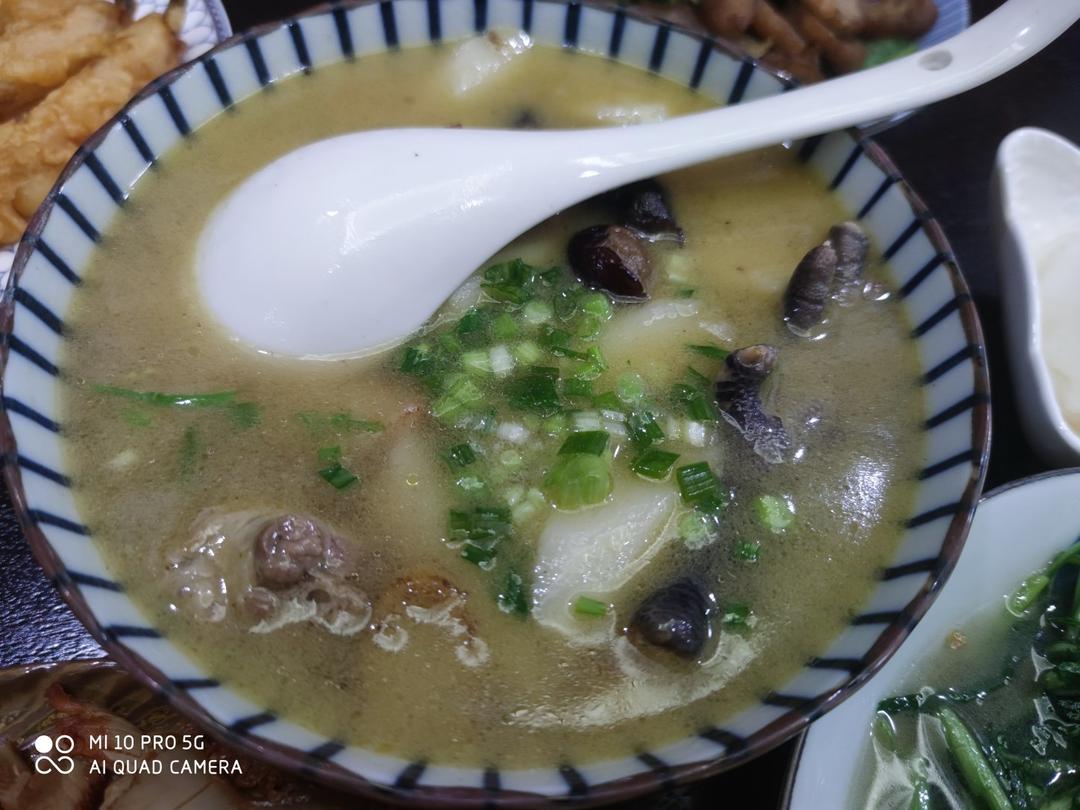 山药香菇土鸡汤