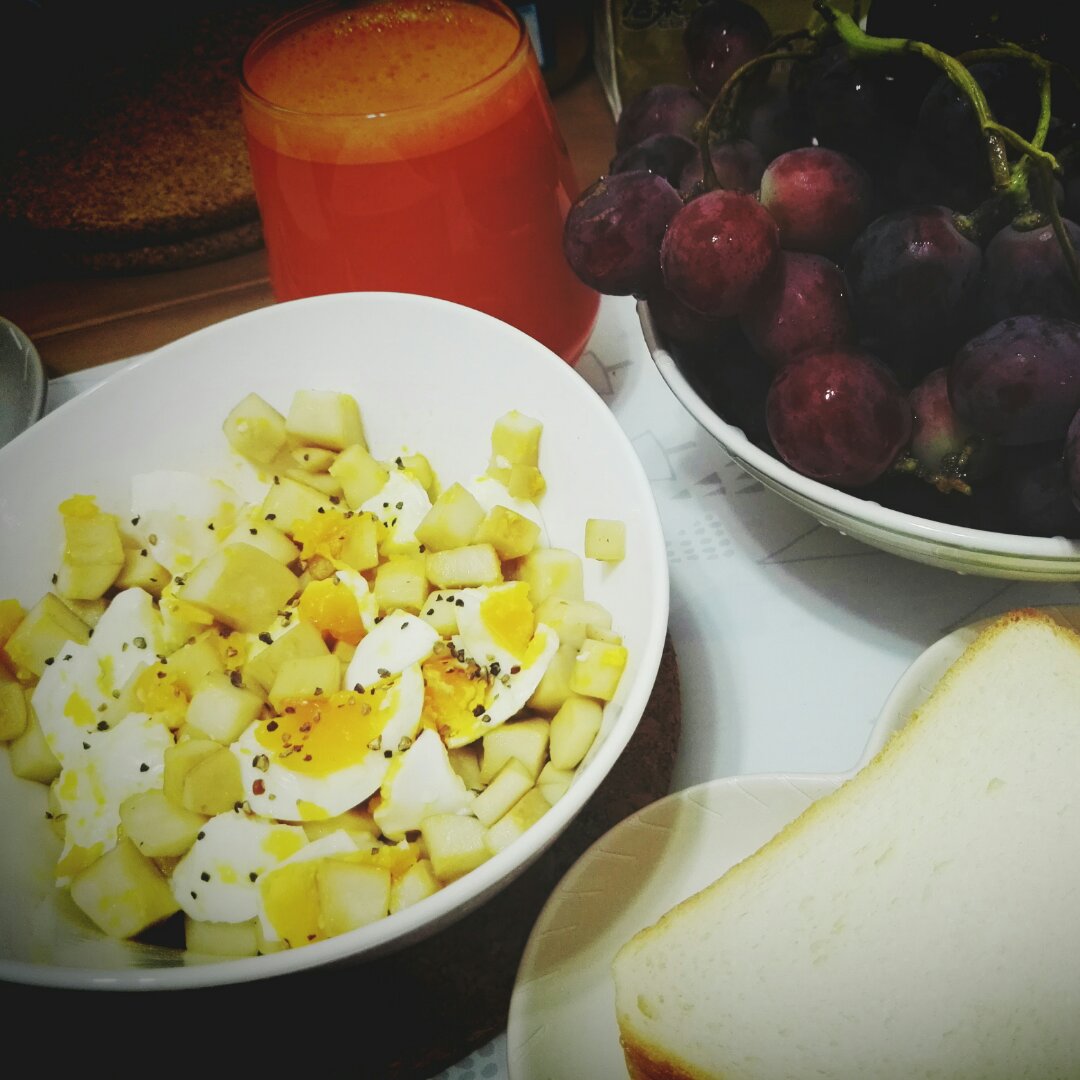 溏心蛋拌杏鲍菇。