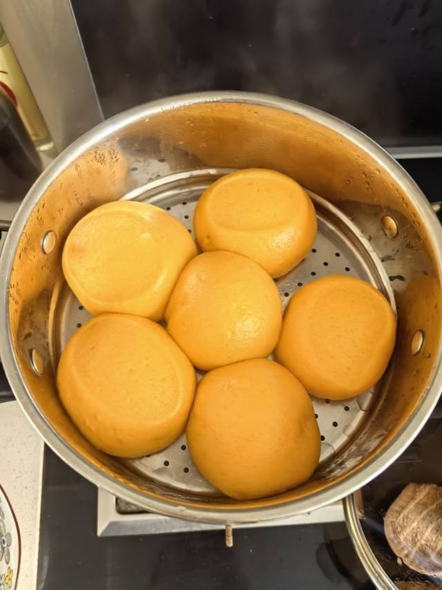 一发胡萝卜🥕馒头，纯手揉，快手
