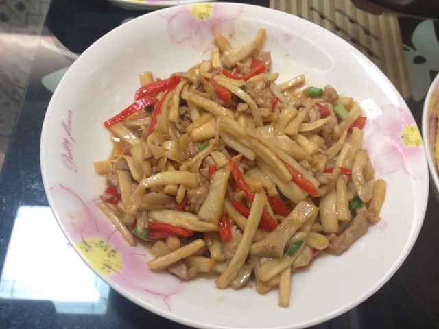 手撕杏鲍菇炒肉丝