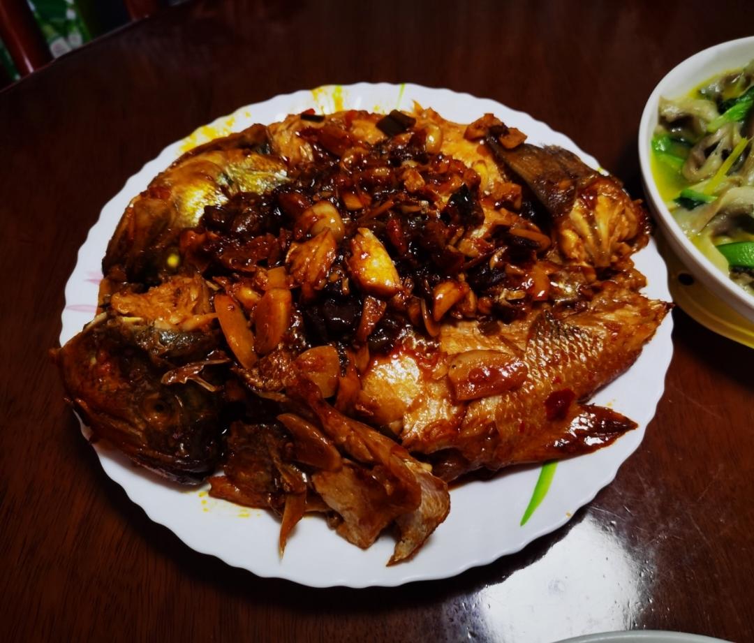 红烧鲈鱼