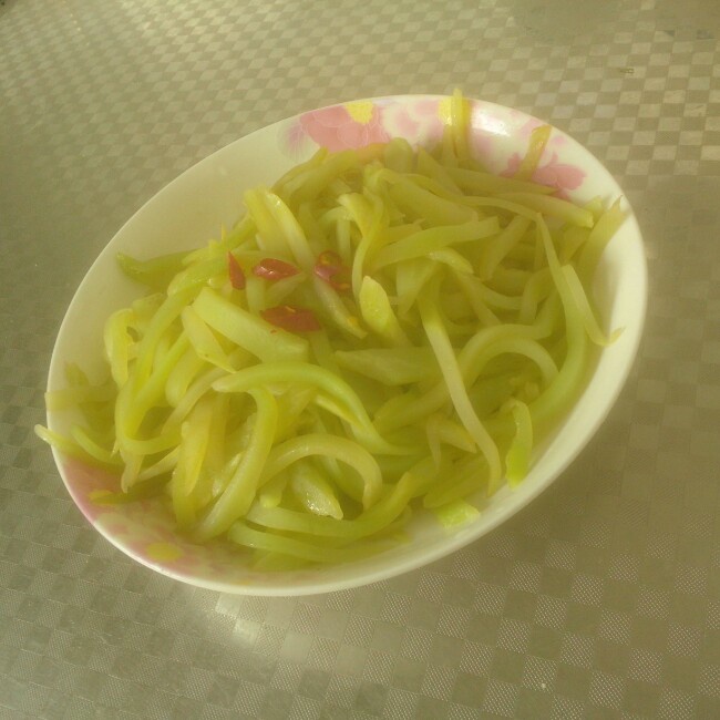 清炒莴笋丝