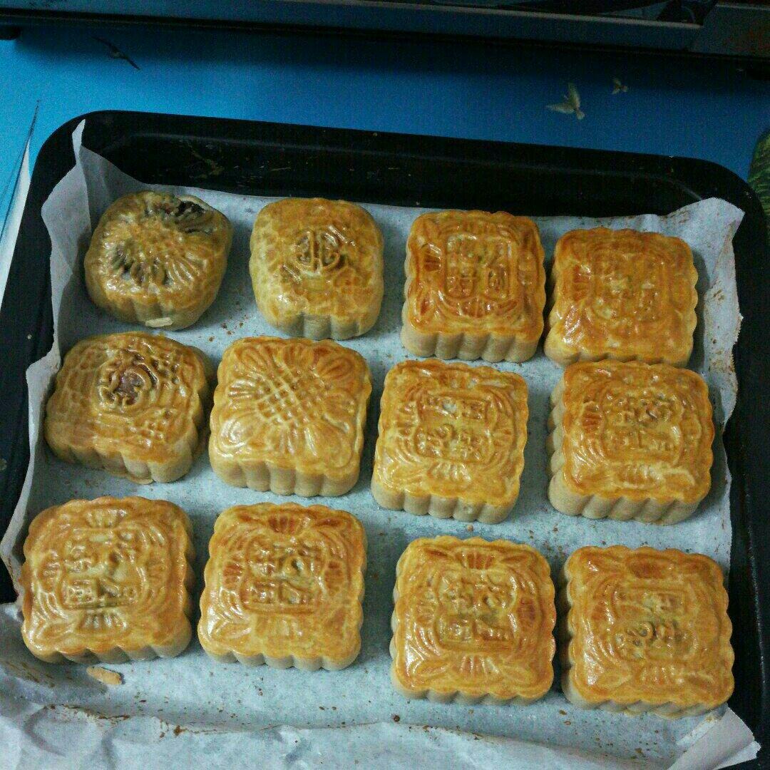 广式莲蓉蛋黄月饼