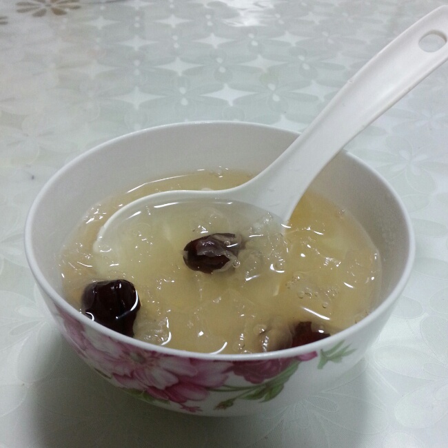 雨彤-3做的银耳汤