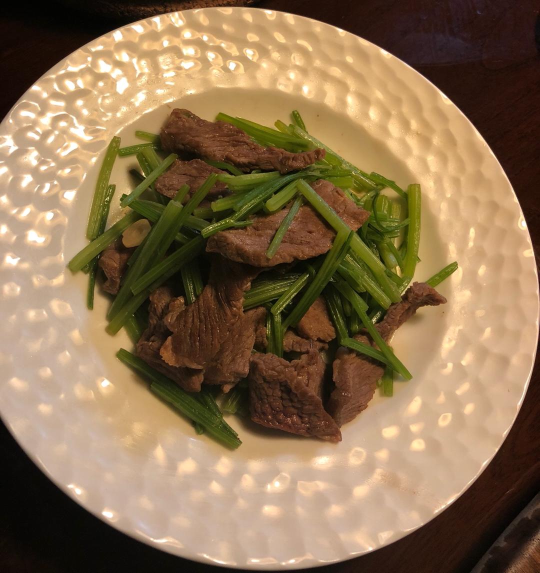 芹菜炒牛肉