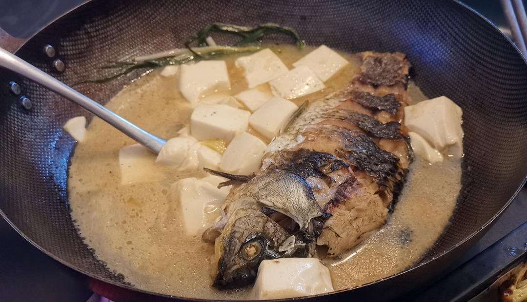 奶白鲫鱼豆腐汤|一条鱼最后的温柔