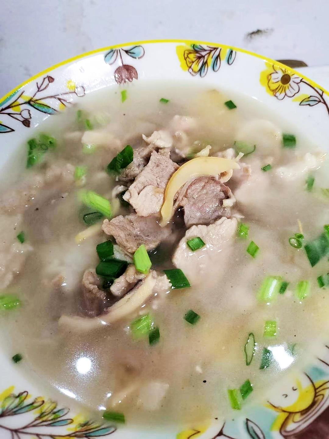 又香又鲜的墨鱼炖肉