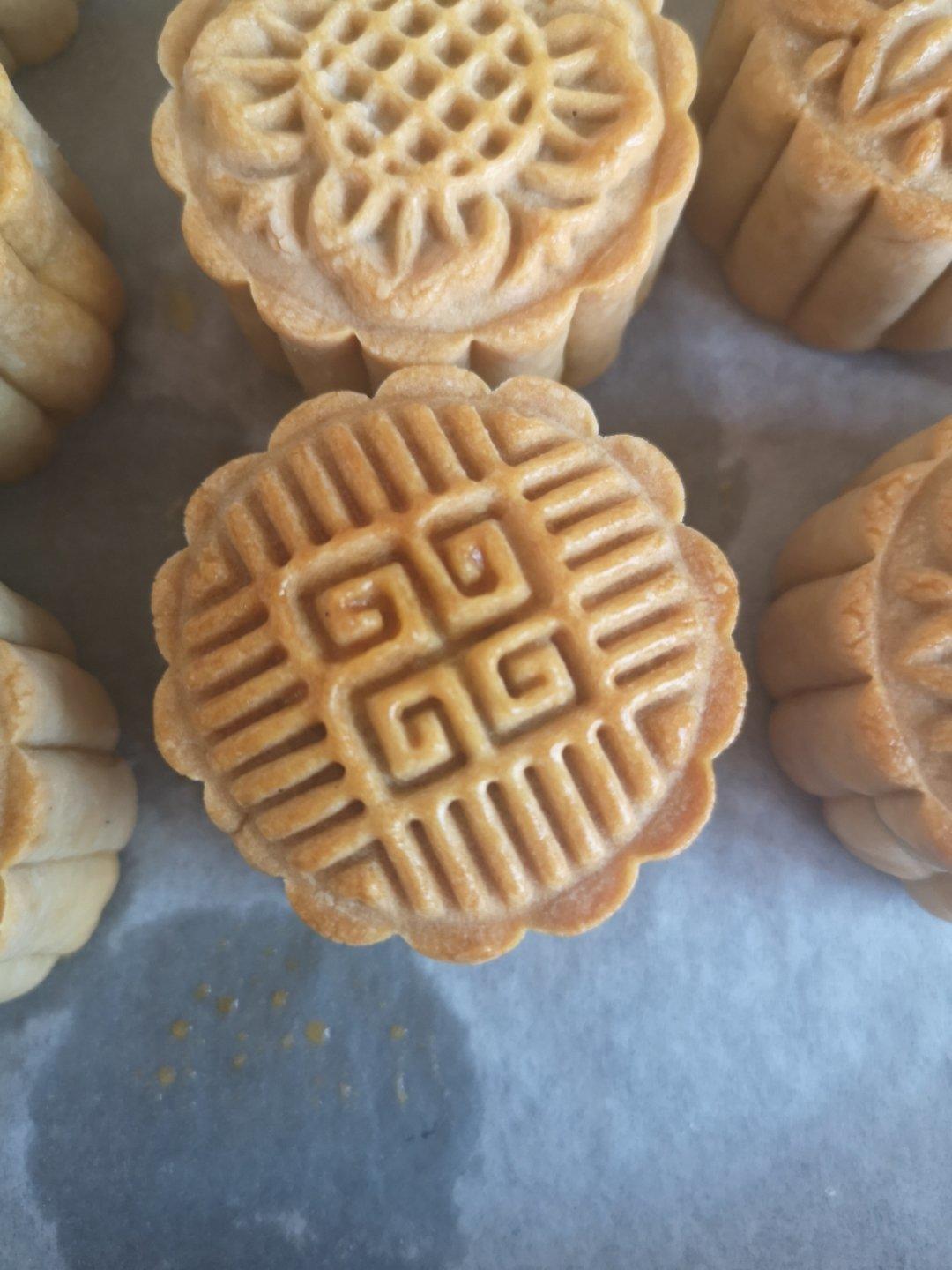 广式月饼—蛋黄莲蓉月饼