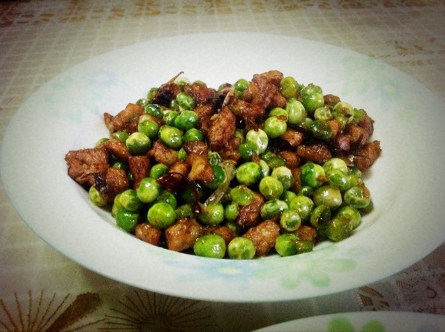 青豌豆炒肉丁