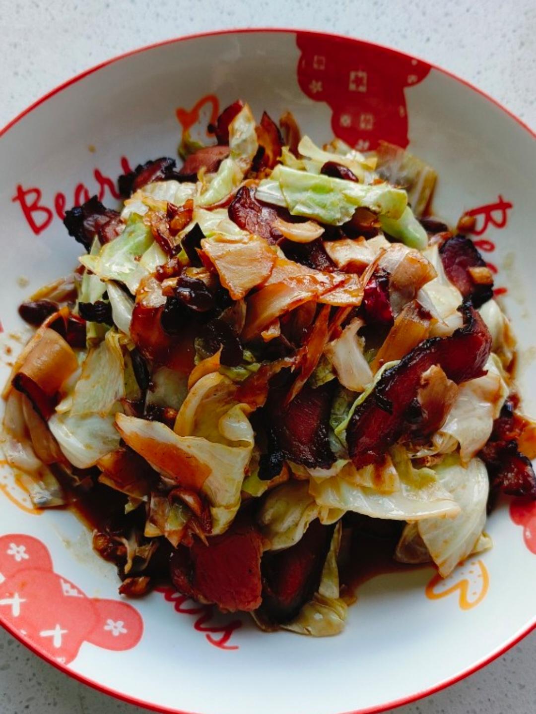 卷心菜炒腊肉