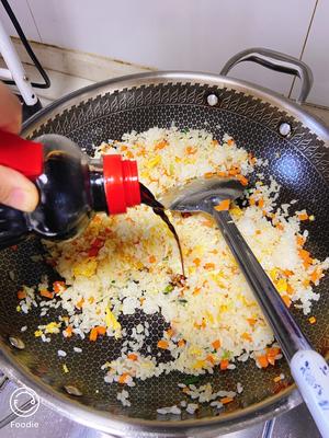 黄金家常炒米饭的做法 步骤7