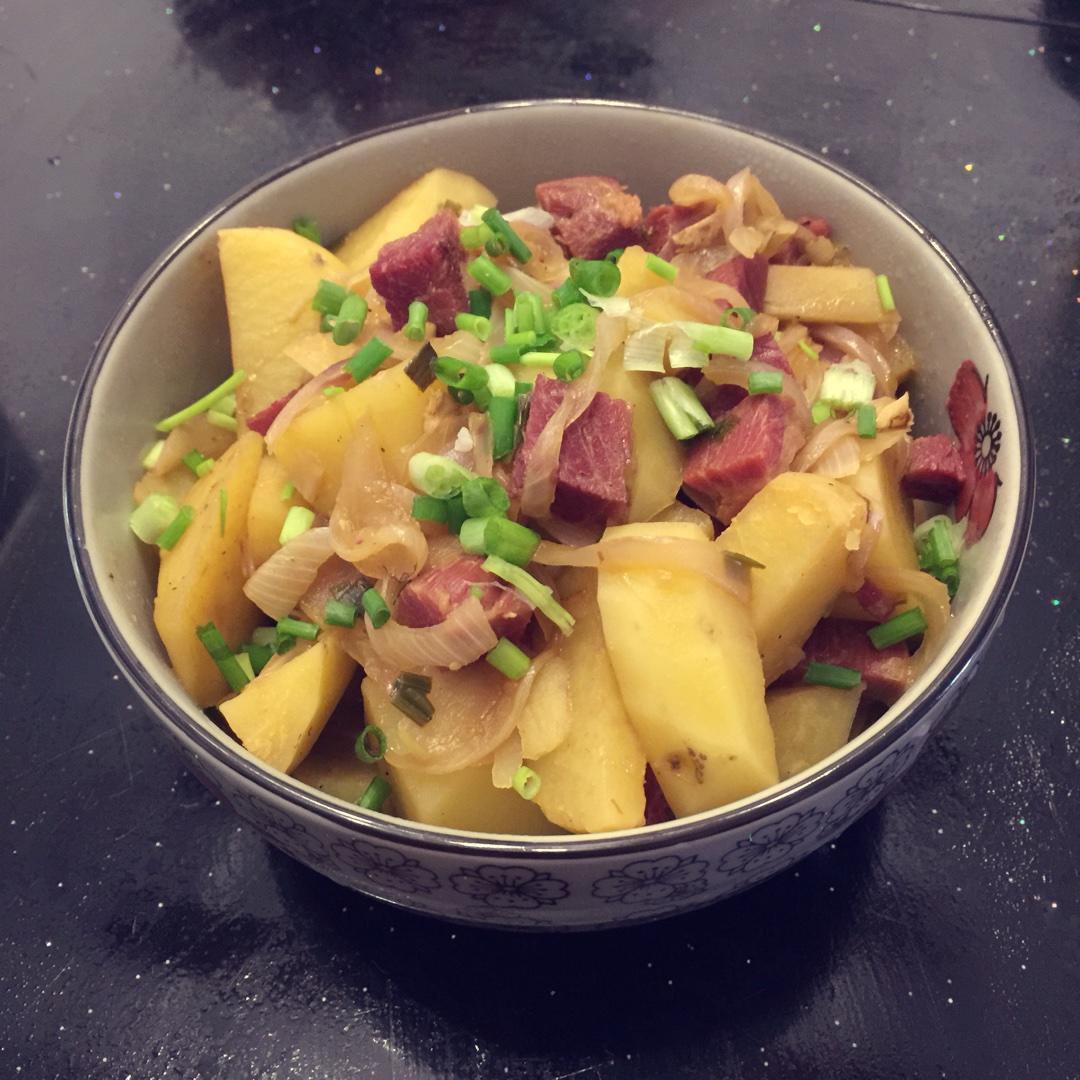 土豆洋葱牛肉的做法