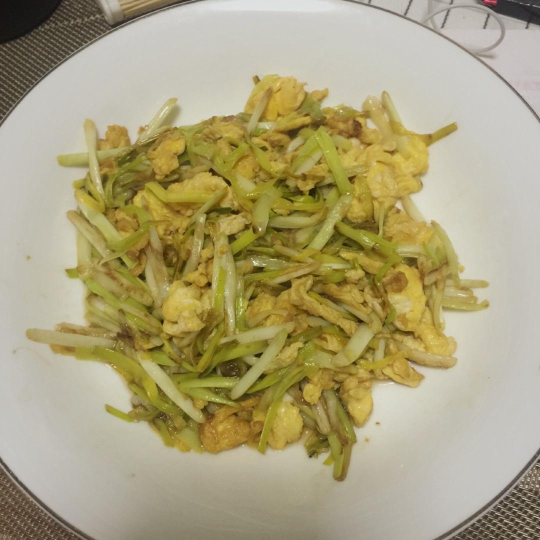蒜苗炒鸡蛋