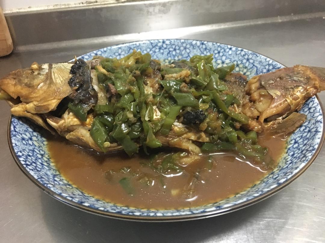 红烧鲫鱼