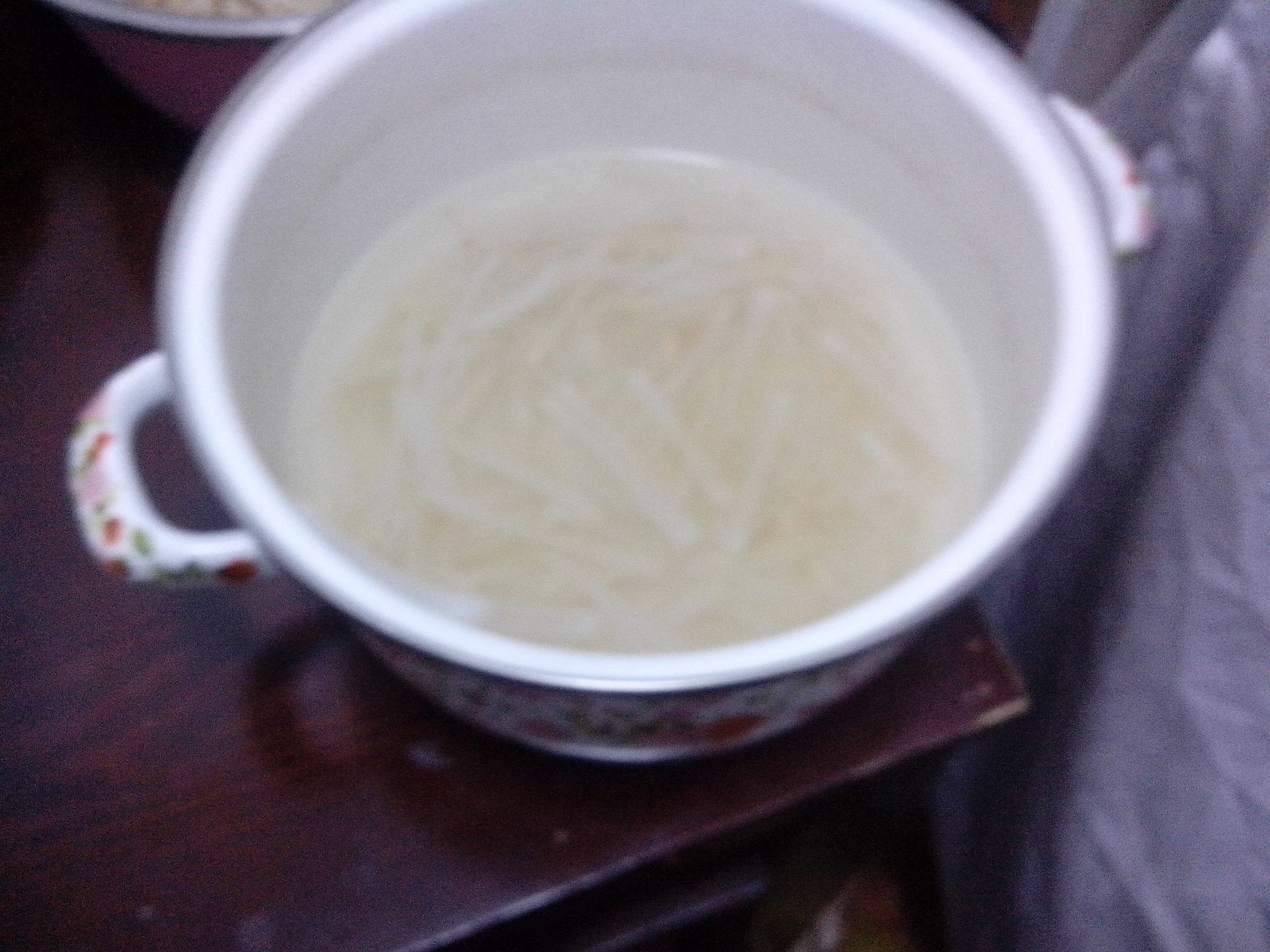 润肺止咳的白萝卜白梨生姜饮