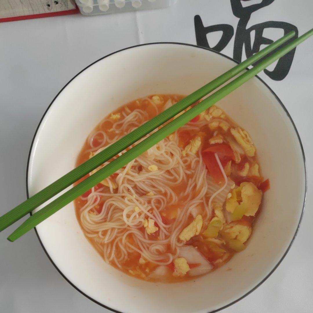 恨不得抱着锅舔的番茄鸡蛋面