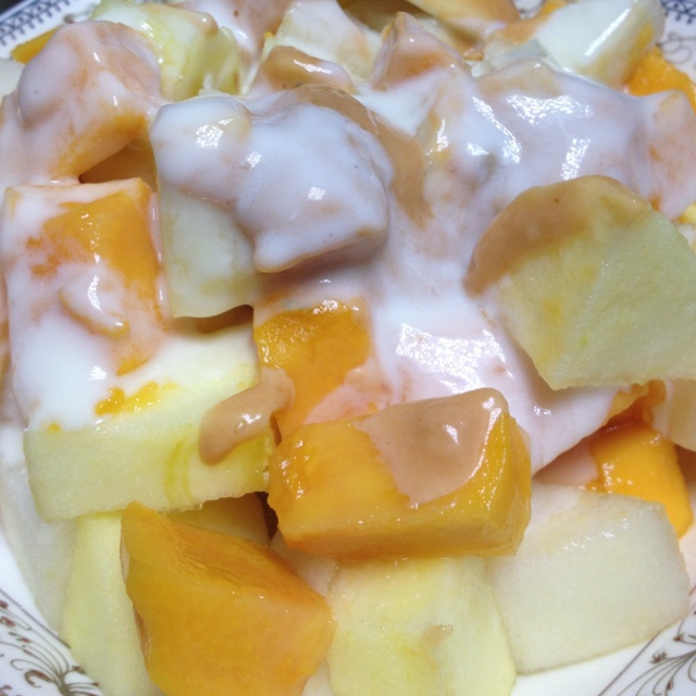 自制木瓜苹果水果酸奶沙拉