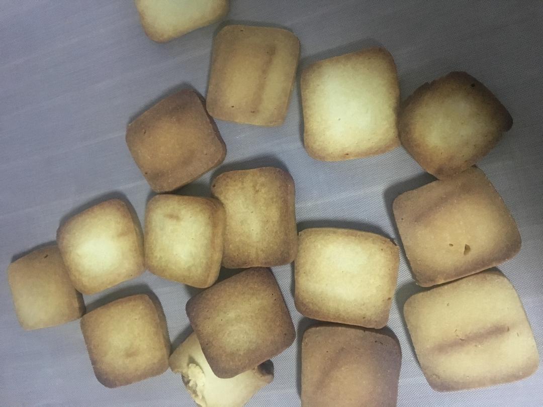极简风炼奶小饼干