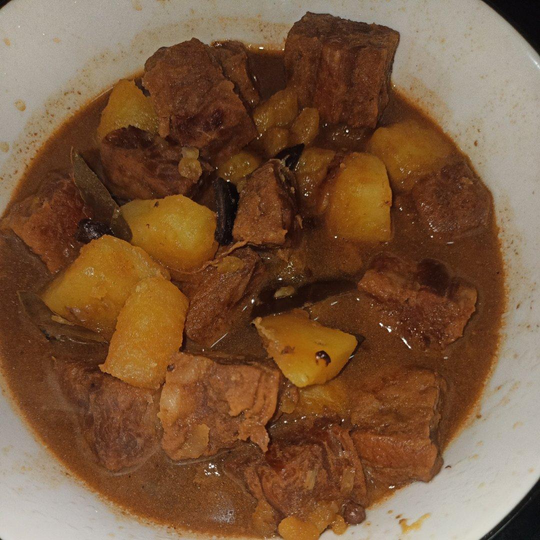 小土豆烧牛肉，红烧牛腩，好吃到舔盘