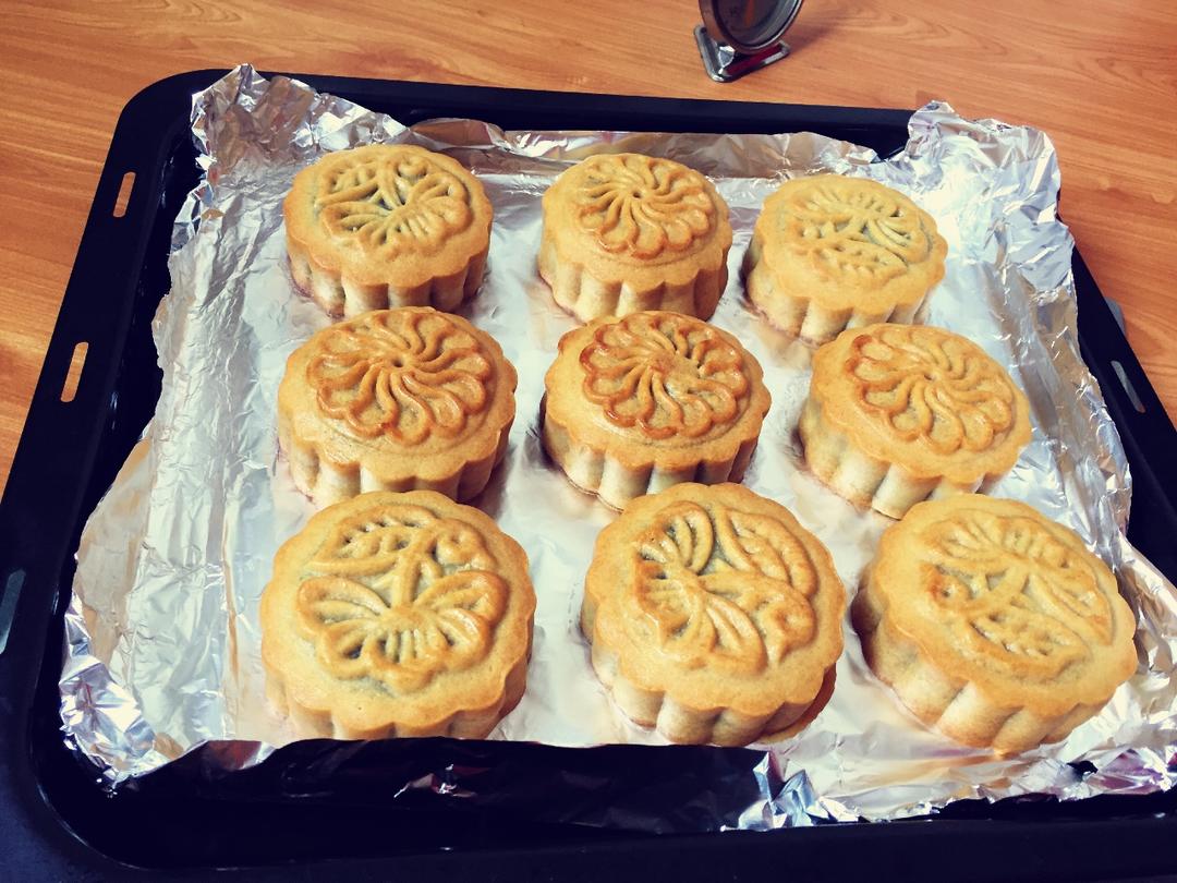 广式月饼——蛋黄莲蓉月饼