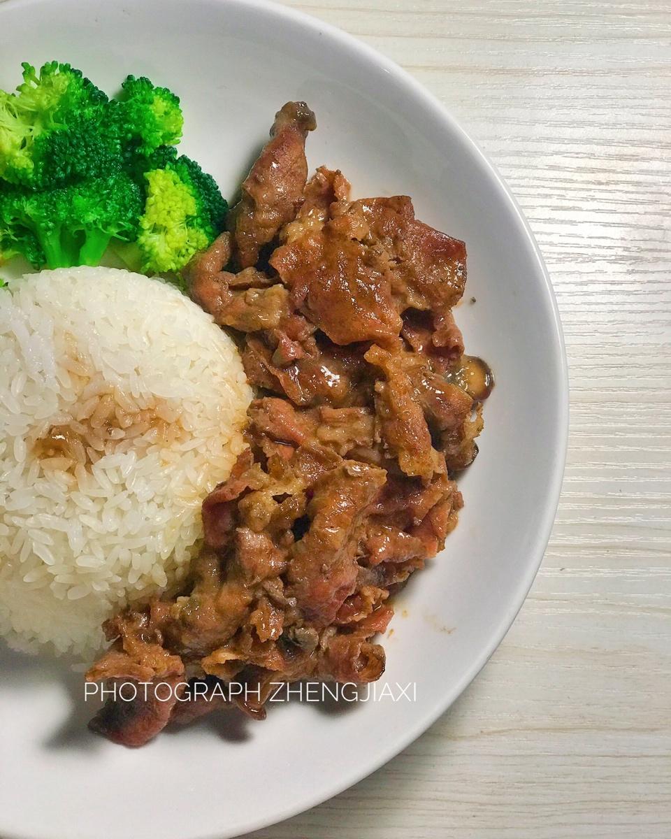 香菇肥牛饭