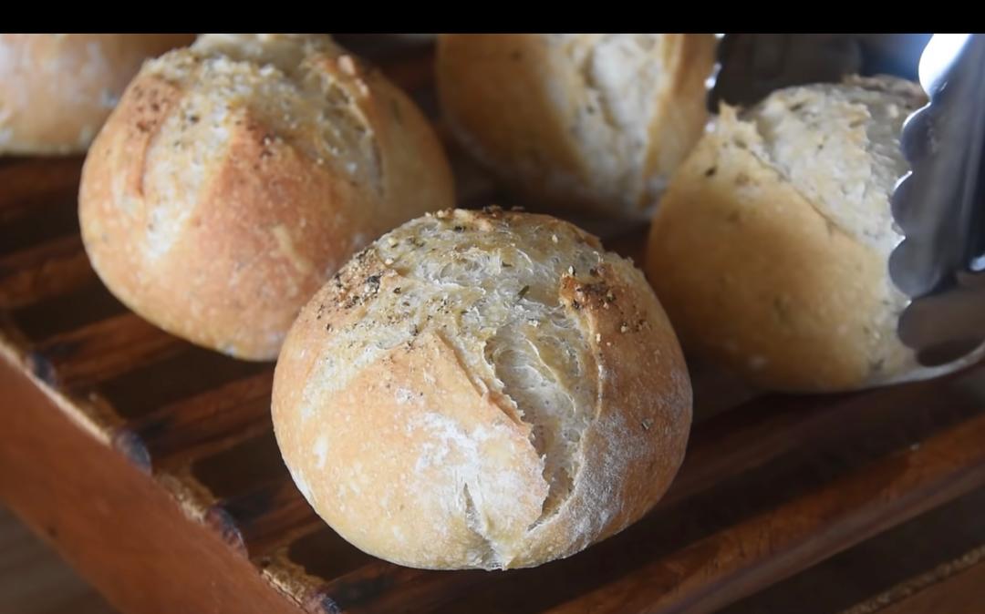 迷迭香黑胡椒圆面包