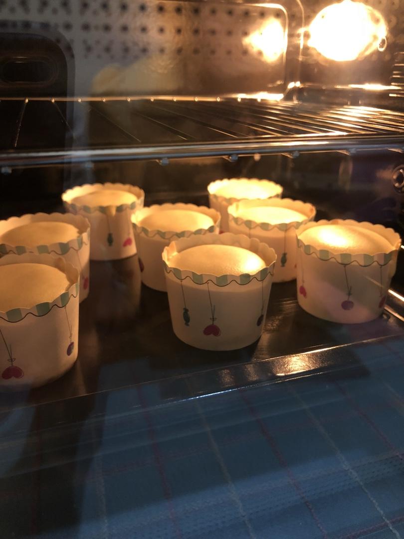软绵绵的纸杯蛋糕