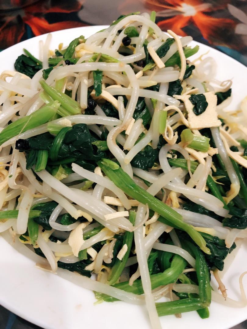 酸辣菠菜豆芽拌红薯粉
