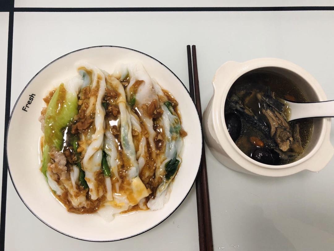 肠粉技术，从  酱汁  到  粉皮  到  蒸制  (网红肠粉一条龙最详细的做法，用此方子开店不是问题)。