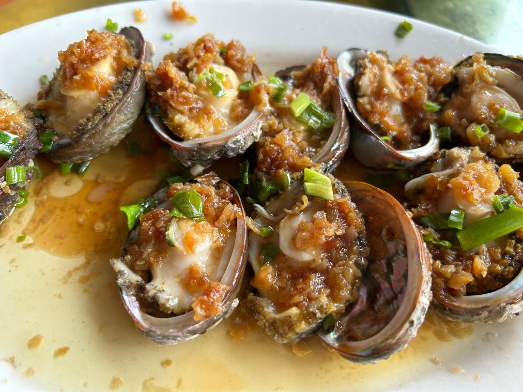 家人连蒜末都不放过的蒜蓉鲍鱼