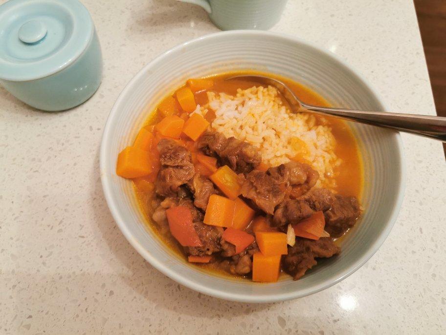 番茄土豆胡萝卜牛腩（牛肉鲜嫩的独家秘诀）