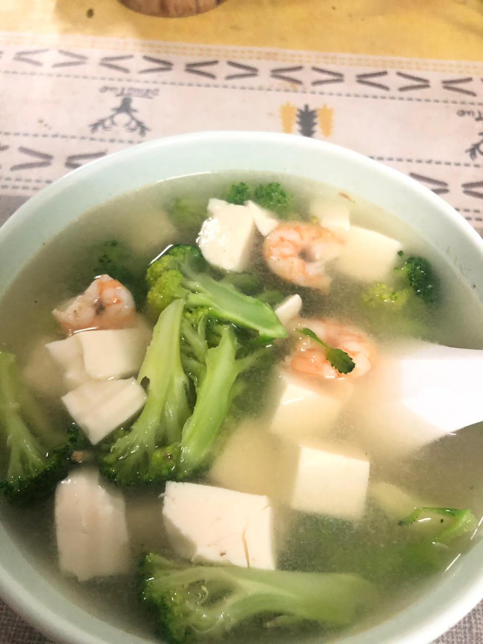 西兰花虾仁豆腐汤