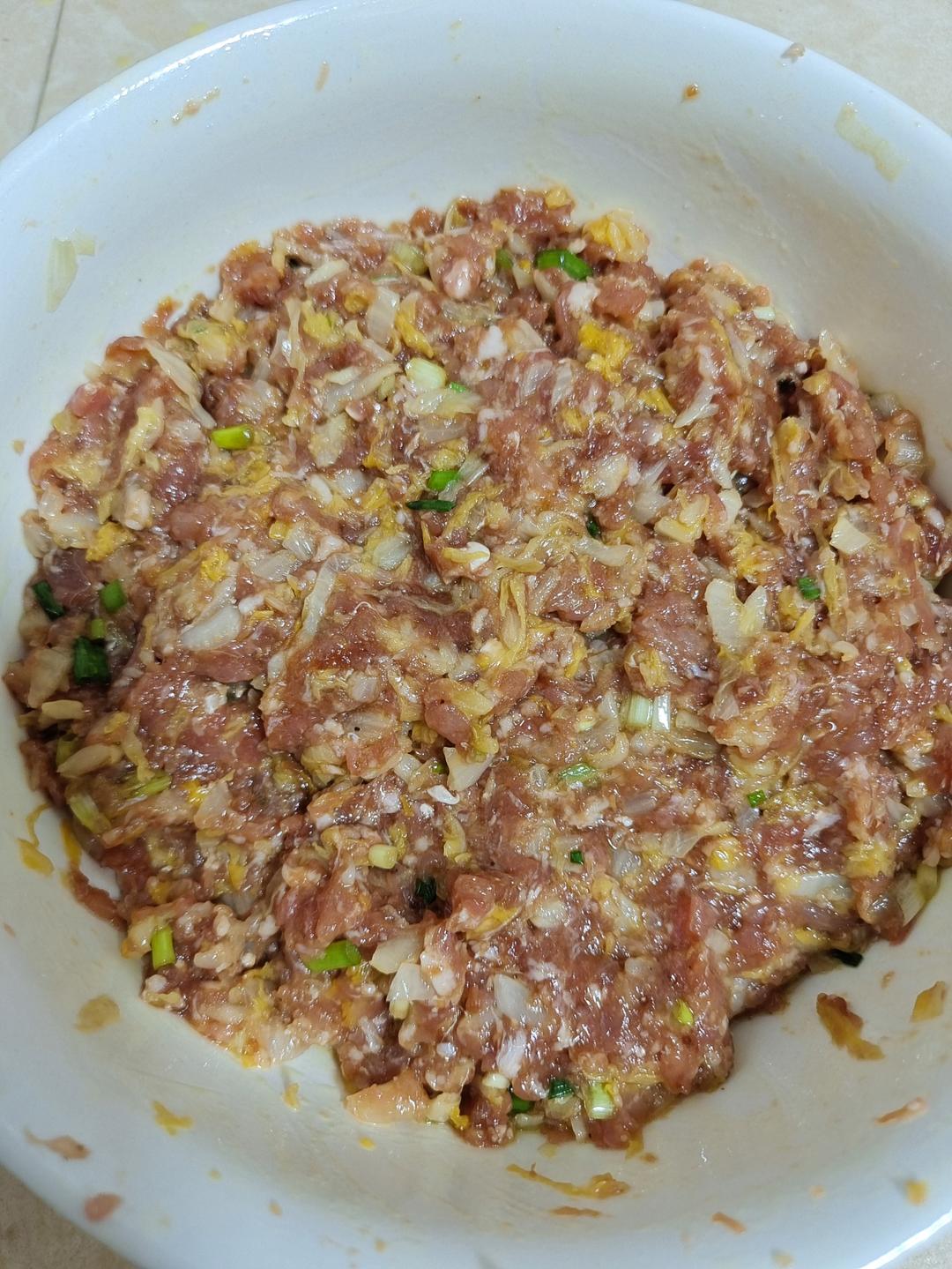 酸菜肉饺子