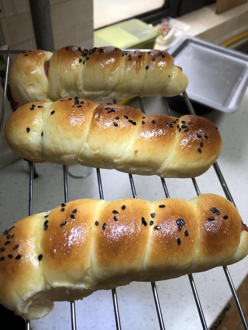 香肠面包卷——玉米油版 （一次发酵）